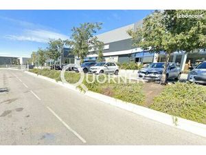 Local 430 m² Fréjus