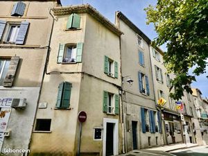 ? Immeuble de rapport — 3 appartements + caves — Centre Eyguières (13430)