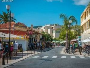 Murs local commercial vide