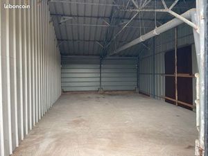Loue hangar 90 m2