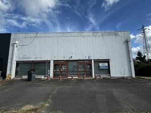 Local commercial 675 m²