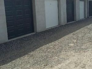 Parking. Caravane. Garde meuble