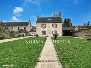 Maison ancienne rénovée avec jardin