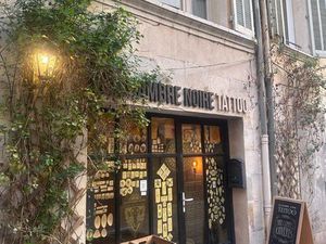 Local commerce avec droit au bail plein centre toulon