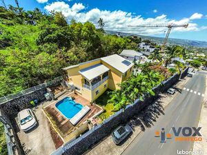 VENTE SUR OFFRE – Villa 289 m² – Piscine – Vue Mer – Deux logements indépendants