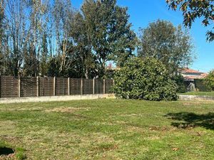 Terrain constructible viabilisé 500m2+chemin privé