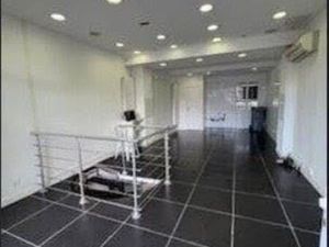 Local commercial 62 m² CHANTILLY