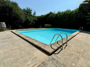 Maison et dépendance