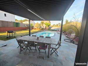 Villa meublée avec piscine – Forcalqueiret