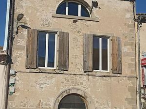 Maison de village 240 m2 / cour 28m2 / dépendance 46m2