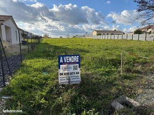 TERRAIN CONSTRUCTIBLE 939m² VIABILISÉ