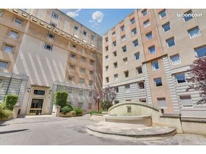 Service bureaux 137 m²