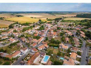 Vente Terrain aux Magnils-Reigniers (85400) : à vendre / Les Magnils-Reigniers