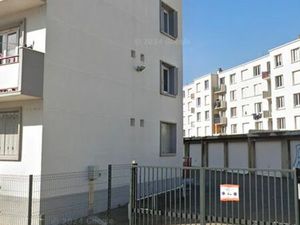 Garage sécurisé au sous-sol rue Eaux Claires