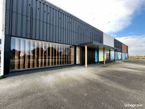 Local 500 m² PLOUDALMEZEAU