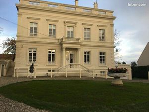 RARE Appartement 32 m² – Dernier étage – Maison de Maître – 2 parkings – Locataire en plac