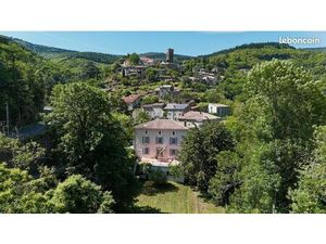 Maison 8 pièces 300 m²