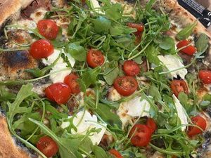 Food commerce pizzeria