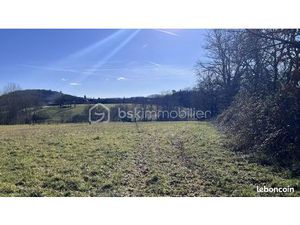 Terrain 12 247 m² Hautefort