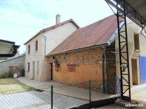 ? Maison de charme avec grange et hangar sécurisé de 450 m²