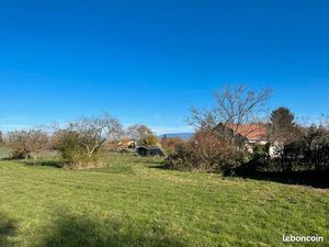 Beau terrain constructible à La Bâtie Montgascon