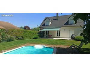 Rivière de corps Maison disponible en mai