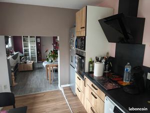 Location petite maison avec grand terrain et garage