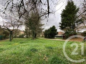 Terrain 1 010 m² Montferrat