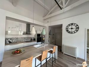 Bel ensemble immobilier : Loft atypique et appartement en location