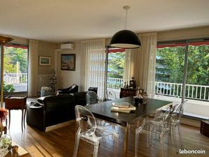 Particulier vends à Meylan résidence St MURY appartement 5p+c