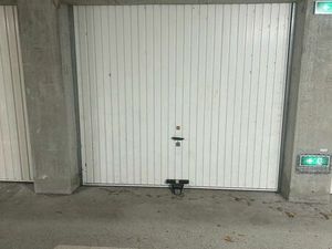 Garage fermé sécurisé dans résidence