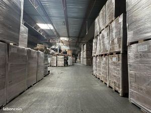 Local industriel 2 028 m²