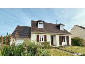 Maison individuelle de 5 pièces avec garage et terrain de 611m²