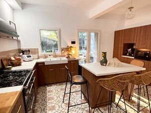 Maison sur le long des quais