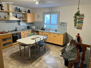 Loue haut de villa meublée type F4