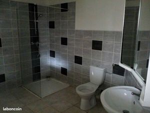 Bel F2 (meublé ou non) électricité comprise pour pers. Calme