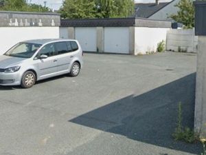 Garage boxé 17.5m2 rue François Simon