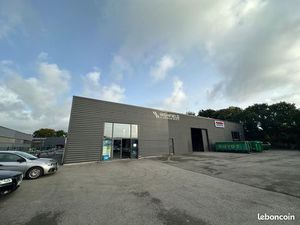 Location local commercial 2400m2 - Zone Kergaradec