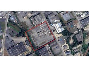 Local 3073 m² SAINT MARTIN DES CHAMPS