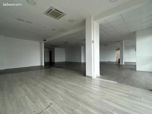 Local commercial 154 m²