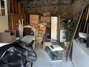 Local pour stockage et garde meubles