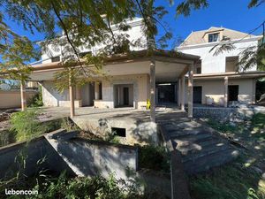 Maison 10 pièces 380 m²