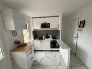 Studio 25m2 refait a neuf 50m2