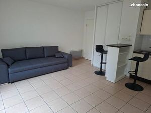 Magnifique studio meublé de 30m² avec grande terrasse  piscine et parking