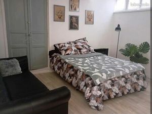 Immeuble rue piétonne saintes 3 studios