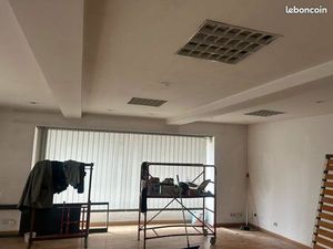 Local professionnel 75m2