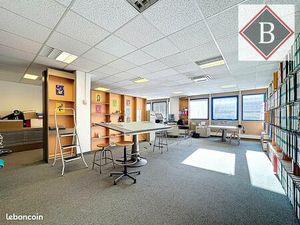 Bureaux  local commercial 68 m² Le Cannet