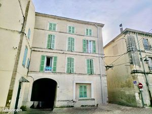? Immeuble de rapport — 4 appartements — Centre Eyguières (13430)