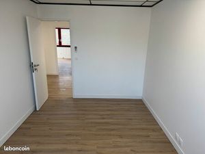 Bureau refait à neuf direct Proprio