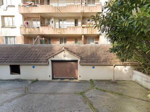 Parking fermé / box en sous-sol Evry